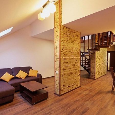 Apartment On Lychakivska Lviv Buitenkant foto