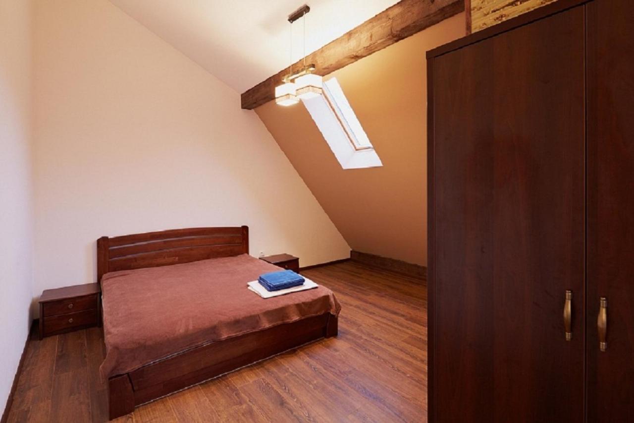 Apartment On Lychakivska Lviv Buitenkant foto